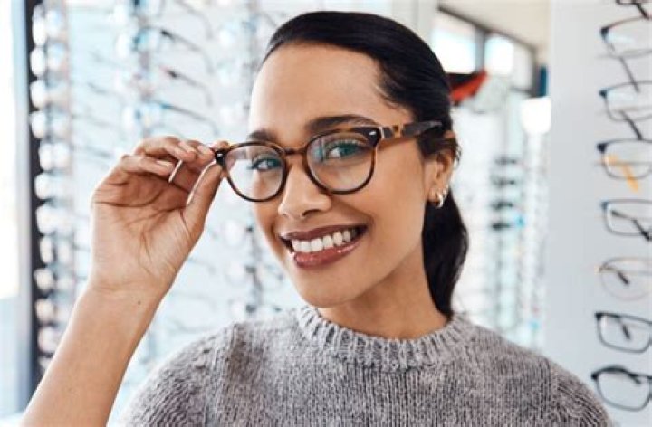 Does wearing glasses weaken your eyes?
