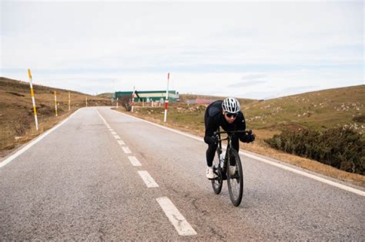 Does weight matter in road cycling?