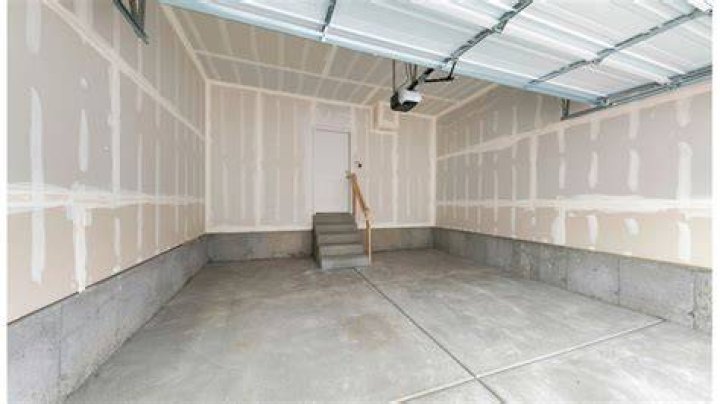 How big can a garage be without planning permission?