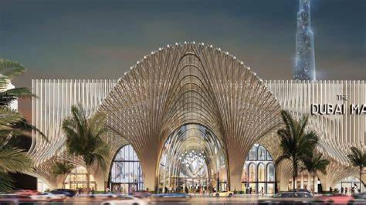 How big is the Dubai Mall?