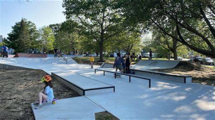 How big is the Lincoln City Skatepark?