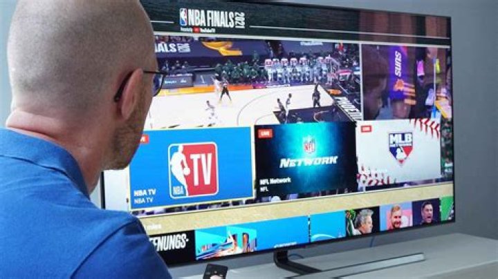 How can I watch free sports on my Samsung Smart TV?