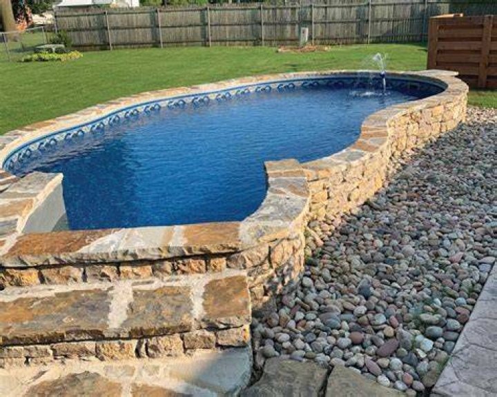 How deep are pools in California?