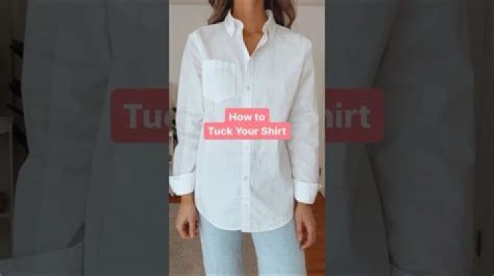 How do girls tuck in shirts?