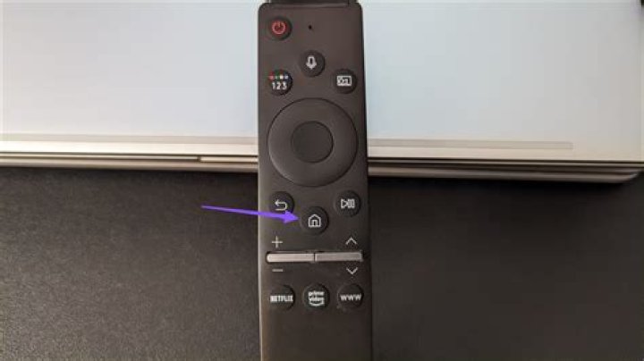 How do I change the region on my Samsung Smart TV 2020 Q Series?