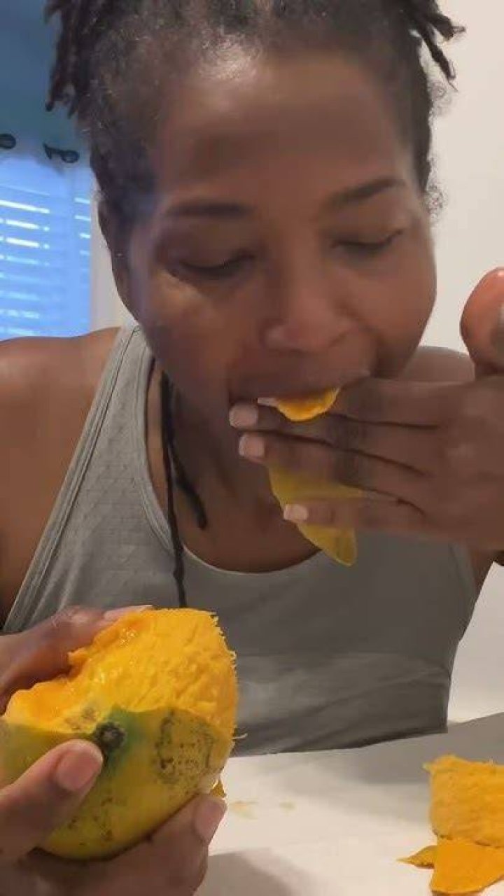 How do Jamaicans eat?