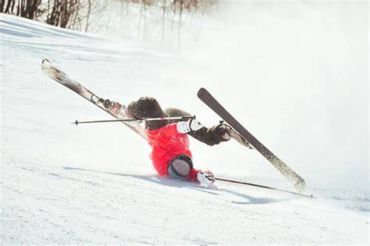 How do skiing accidents happen?