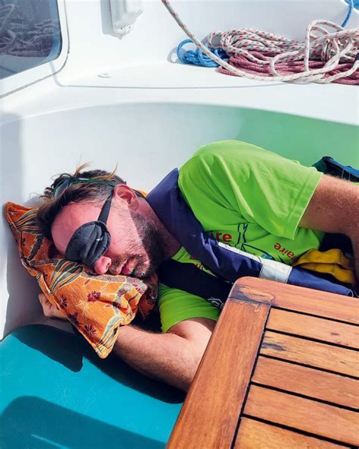 How do solo sailors sleep?