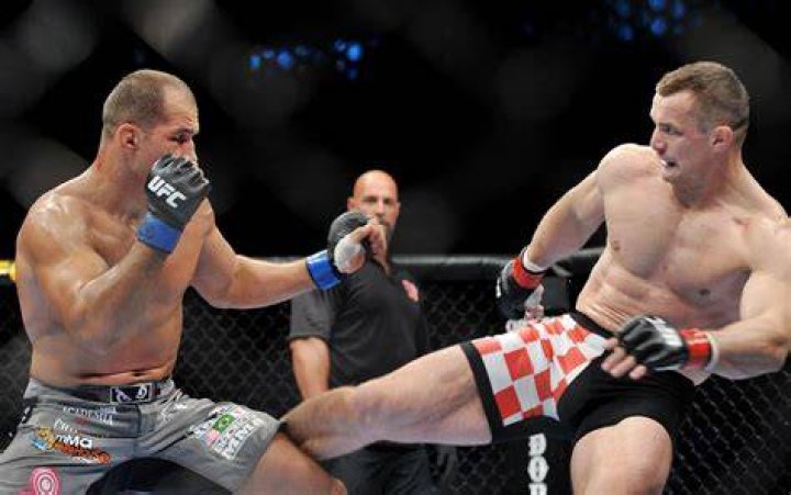 How do UFC fighters train legs?
