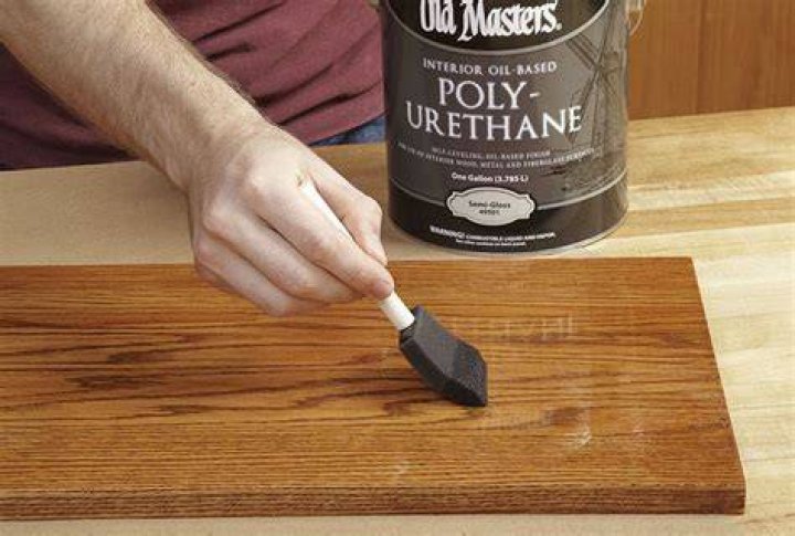 How do you apply polyurethane without brush marks?