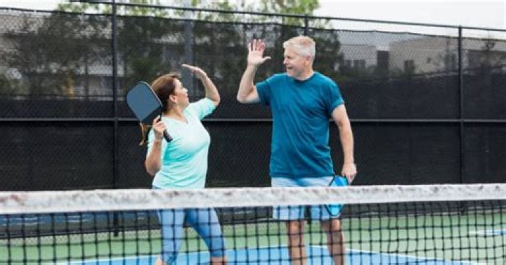 How do you become a good pickleball partner?
