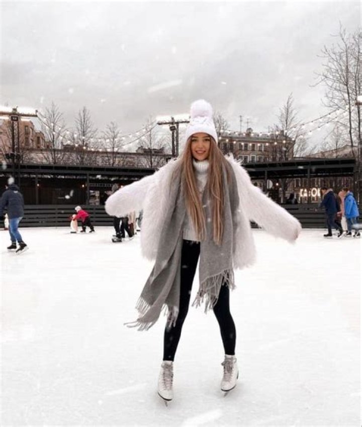 How do you dress for indoor ice skating?