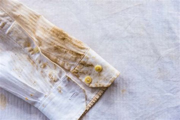 How do you get brown iron stains out of clothes?