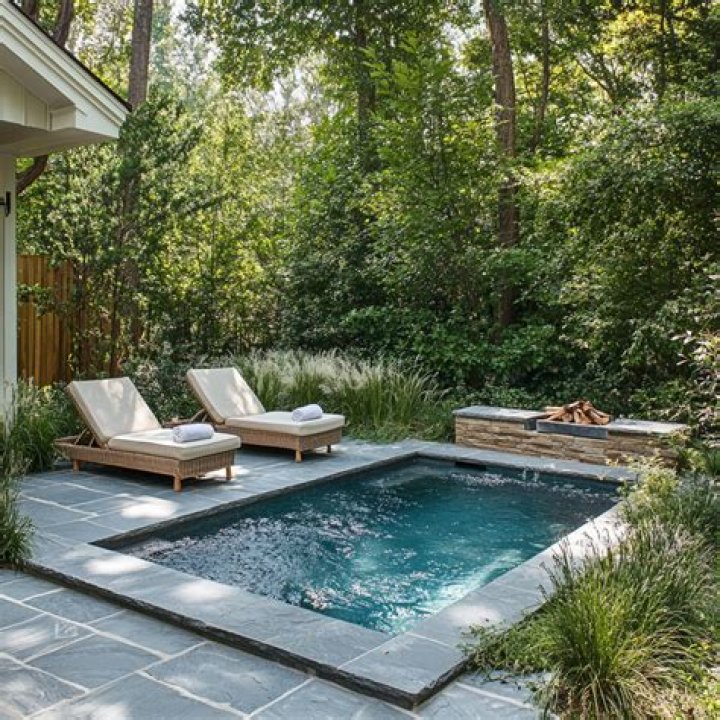 How do you level a yard for a pool?