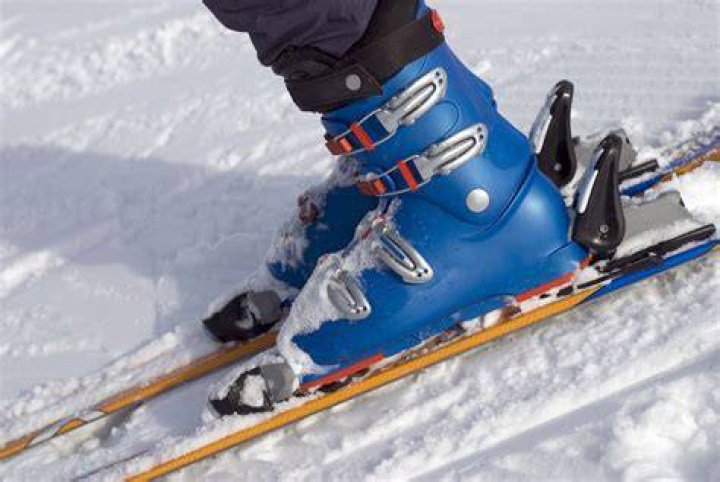 How do you match bindings to ski boots?