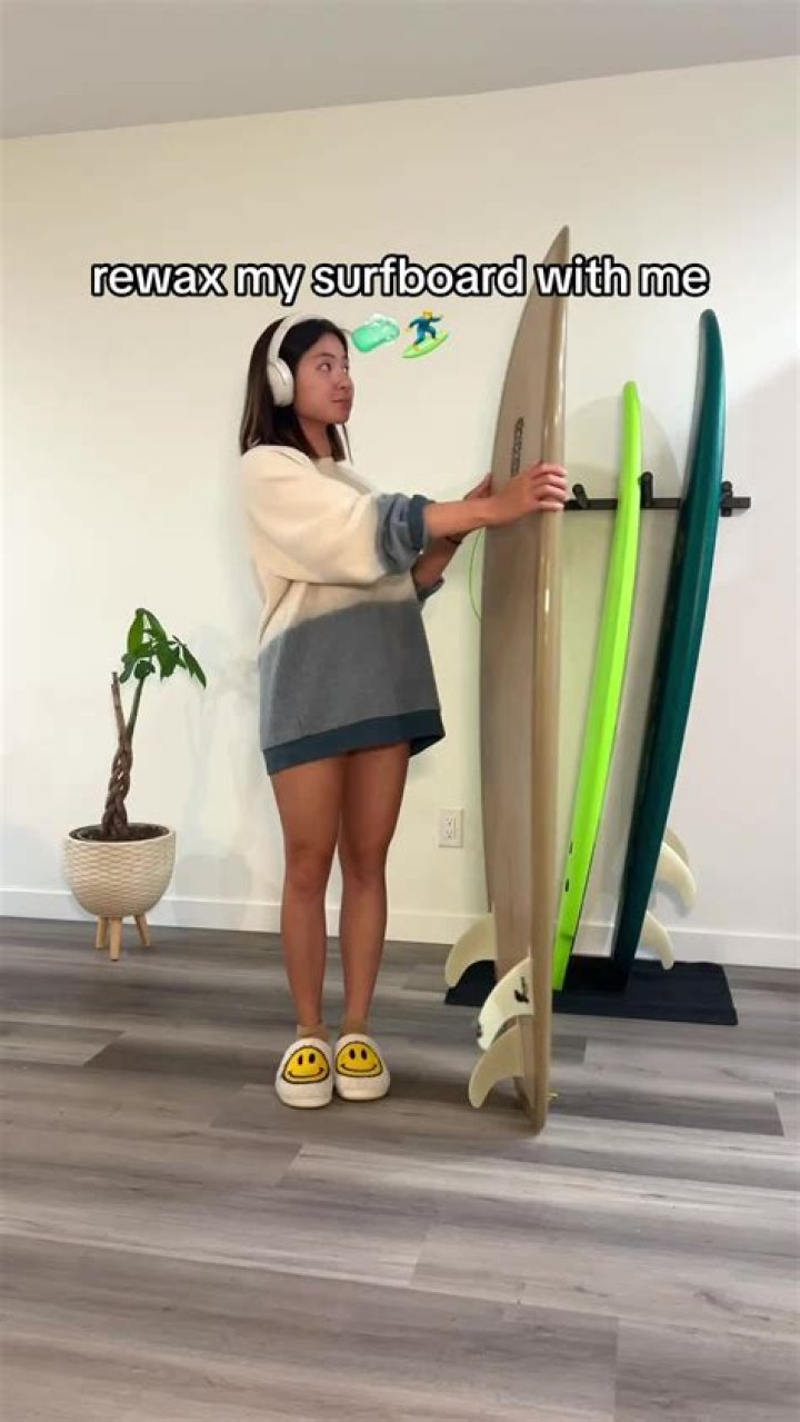 How do you Rewax a surfboard?