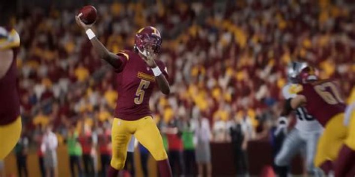 How do you swat the ball in Madden 22?