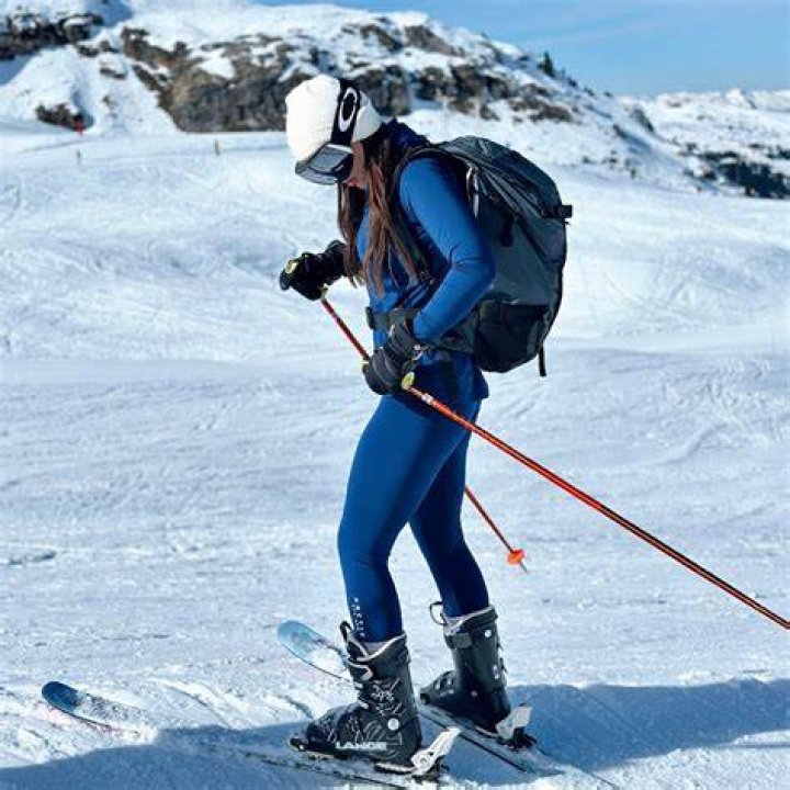 How do you wear ski socks?