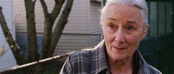 How does Happy know Aunt May?