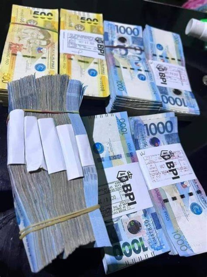 How does Philippines make money?