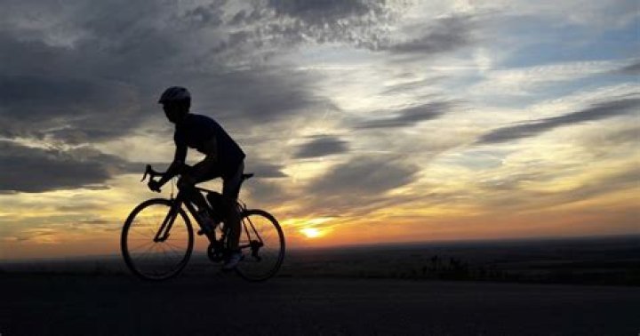 How far should I cycle a day to lose weight?
