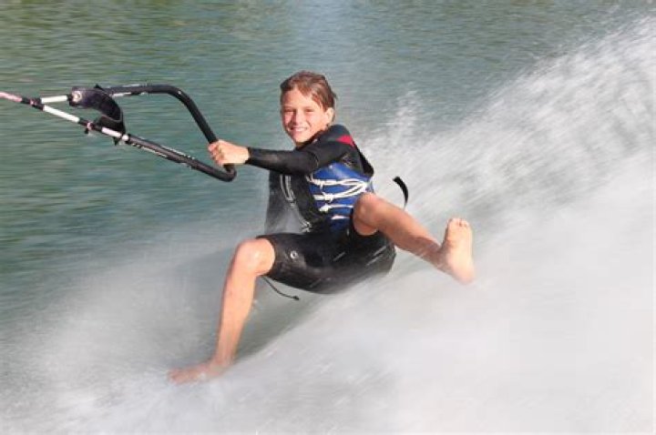 How fast do you need to go to barefoot water ski?