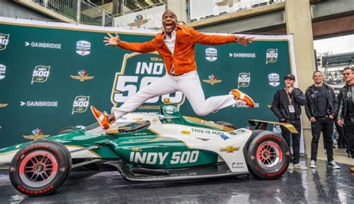 How fast does the pace car go Indy 500?