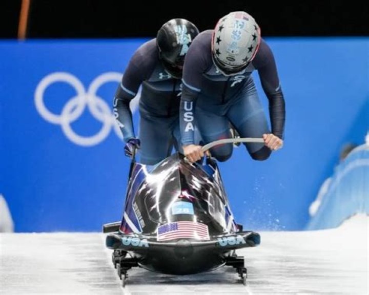 How fast is a 2 man bobsled?