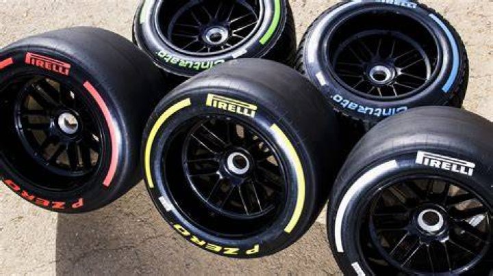 How heavy is an F1 TYRE?