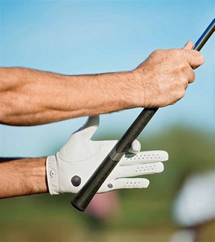 How high should you grip a golf club?