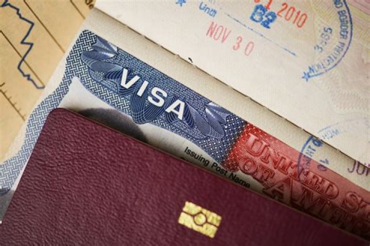 How long can I stay in the US on a tourist visa?