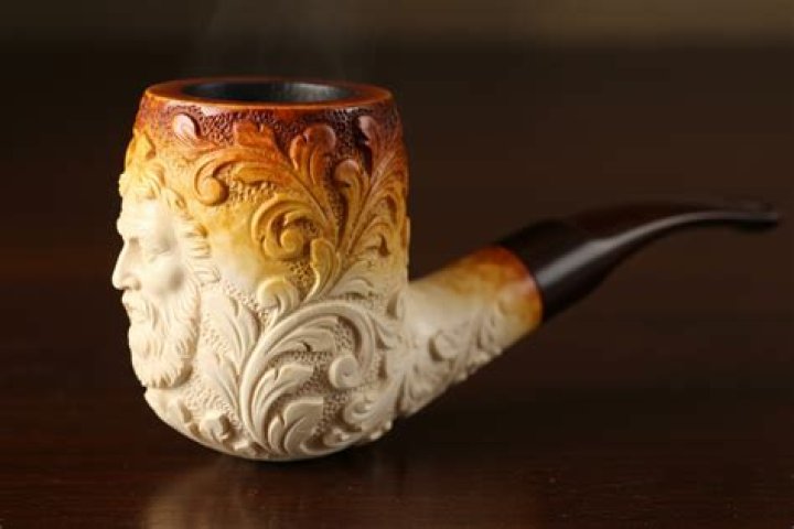How long does it take for a meerschaum pipe to change color?