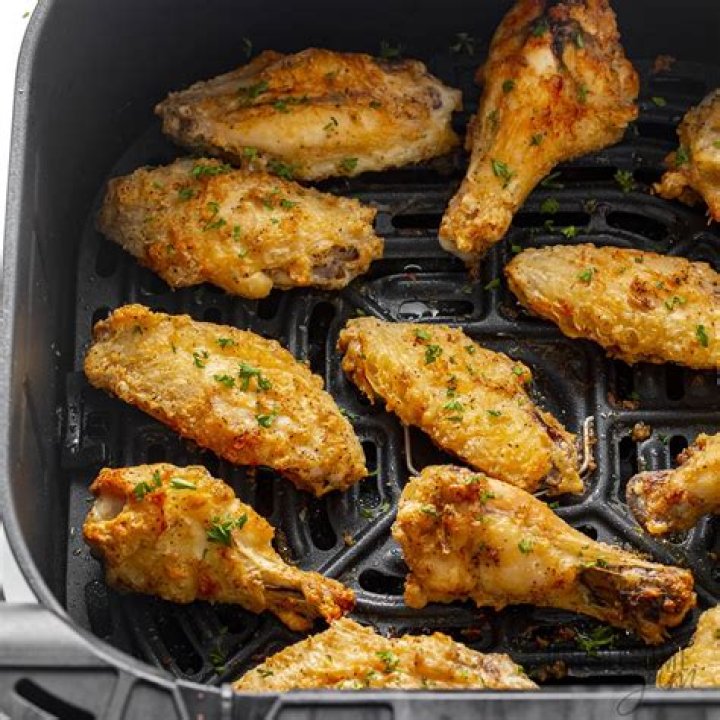 How long does it take to air fry frozen wings?