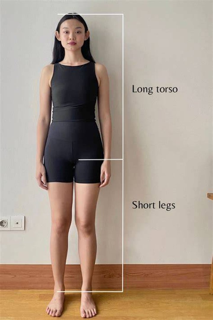 How long is a tennis short?