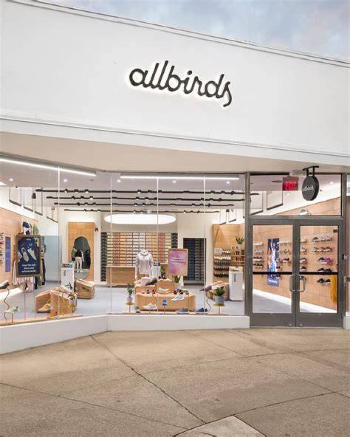 How many Allbirds stores are there?