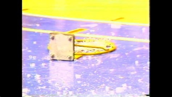 How many backboards did Darryl Dawkins break?