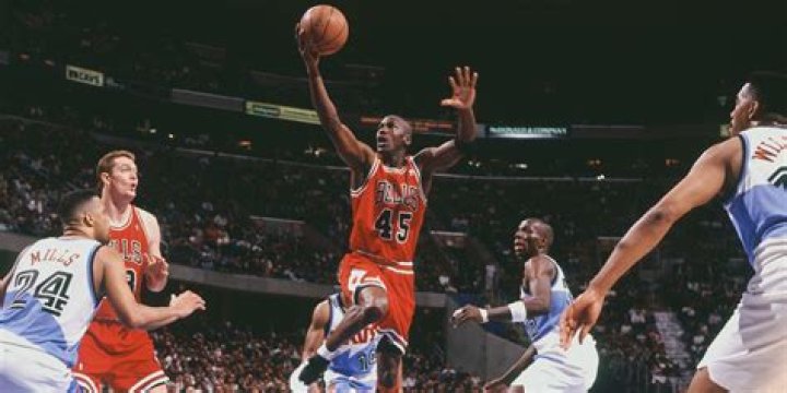 How many buzzer beaters Does Jordan have?