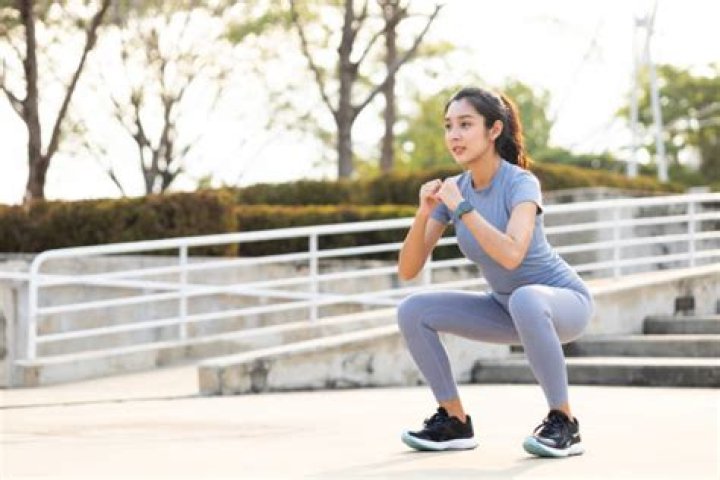 How many calories does 30 squats burn?