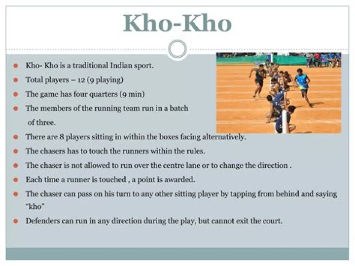 How many defenders are there in kho-kho?