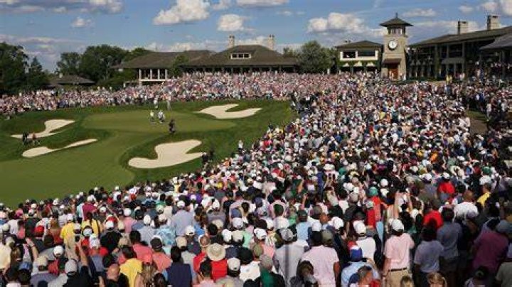 How many golfers make the weekend?