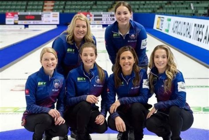 How many men are on a curling team?