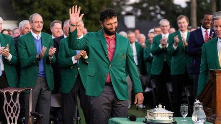 How many miles does a golfer walk at the Masters?