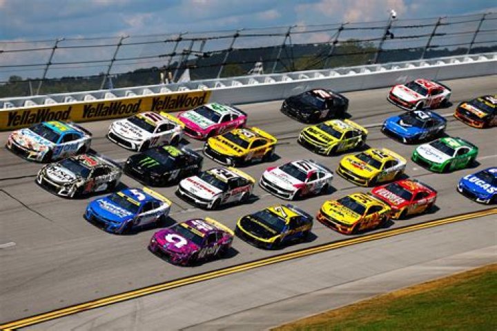 How many NASCAR drivers have 10 wins in a season?