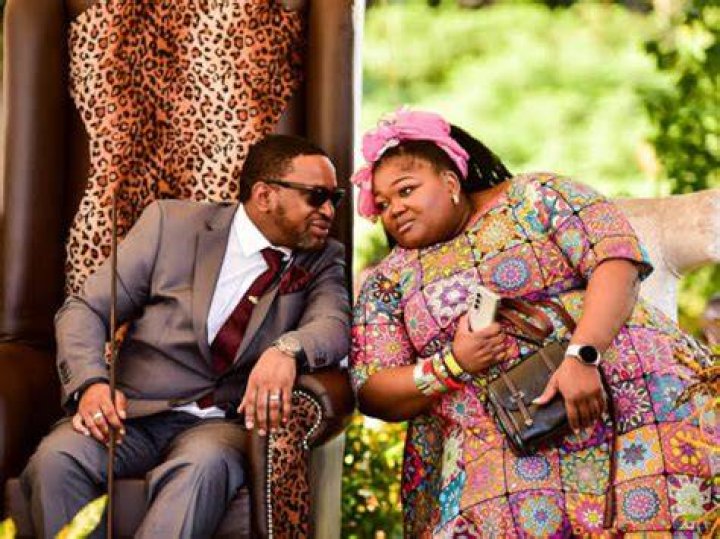 How many wives does the Zulu King have?