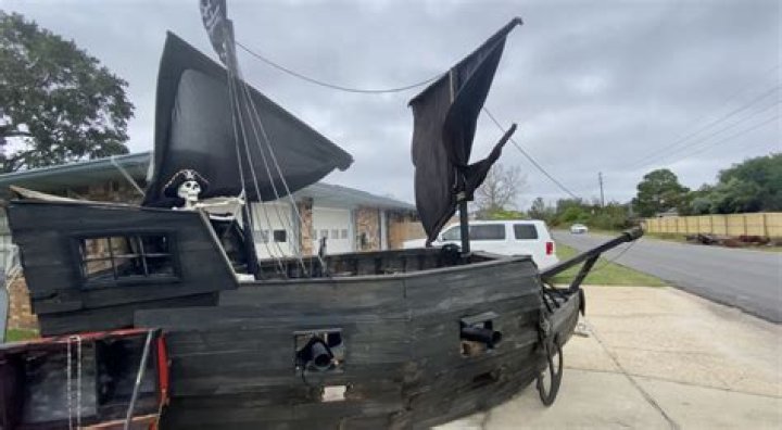 How much did it cost to build the Black Pearl?