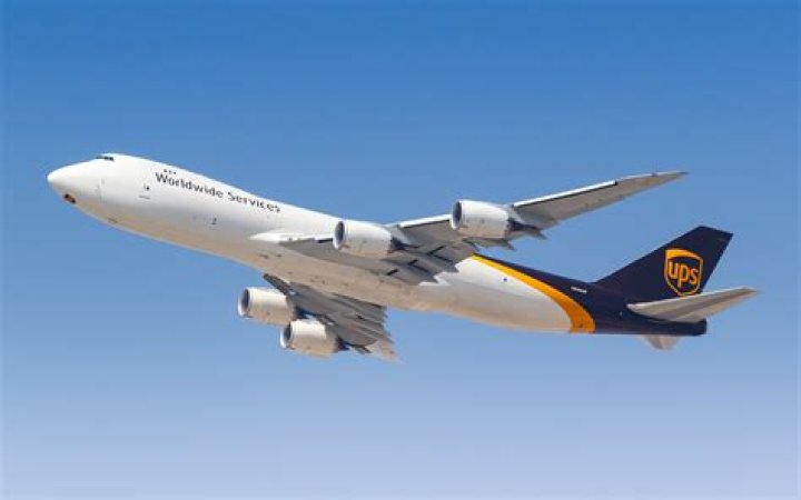 How much do Amazon cargo pilots make?