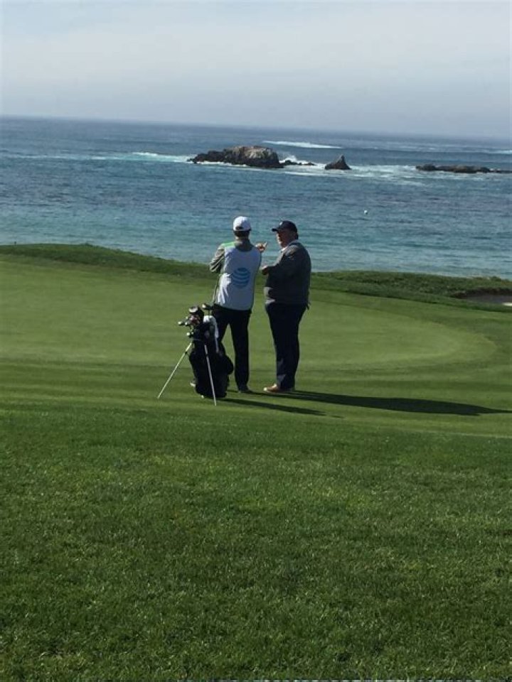 How much do caddies make at Pebble Beach?