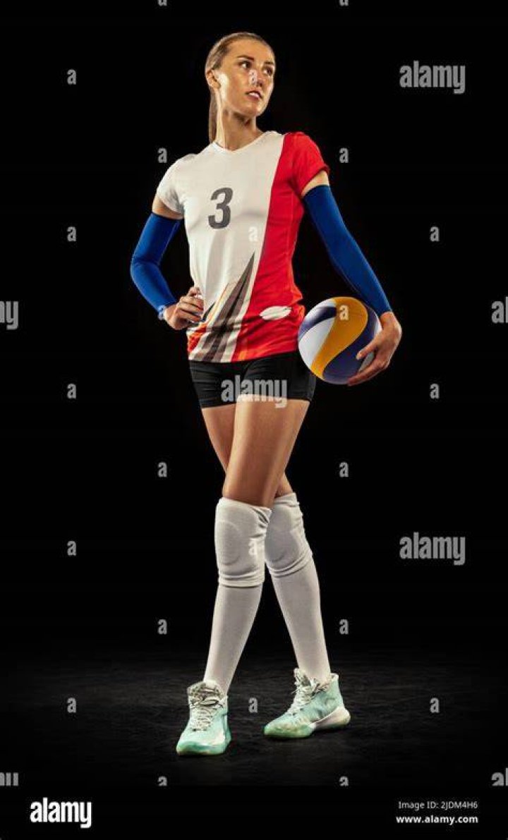 How much do pro volleyball players make in Europe?