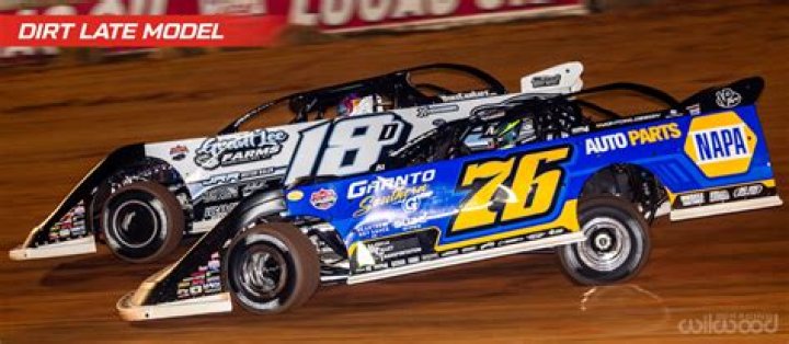 How much does a dirt late model weight?
