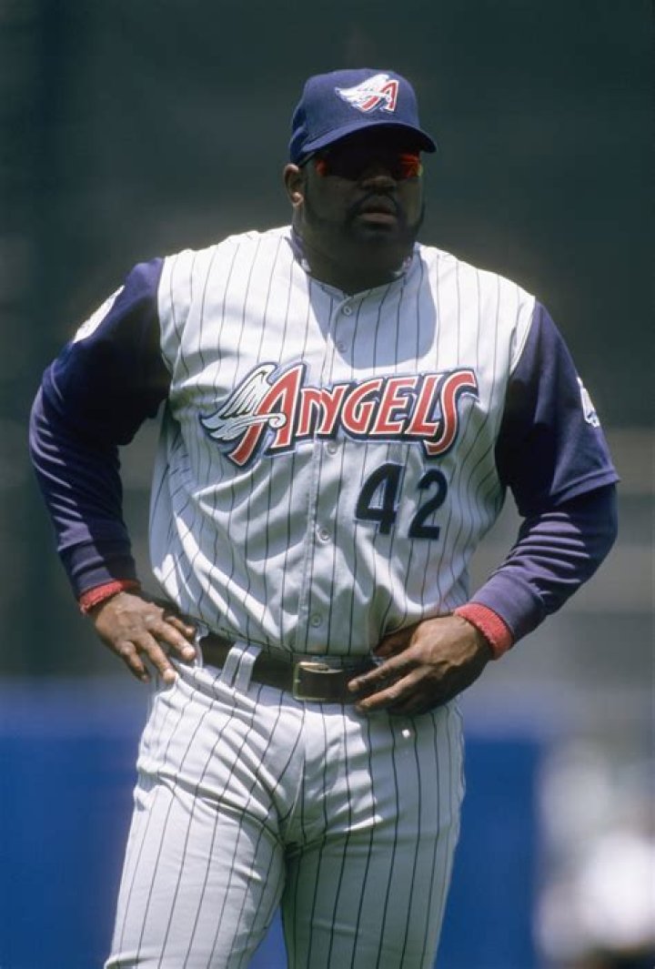 How much does Mo Vaughn weigh?